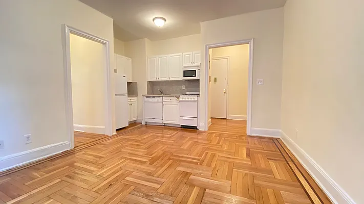 Rented by Contact Realty | media 4