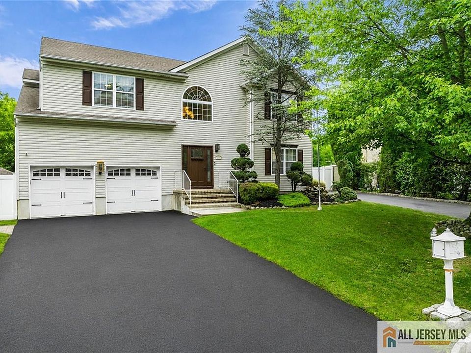1st image of 26 Carrington Ct