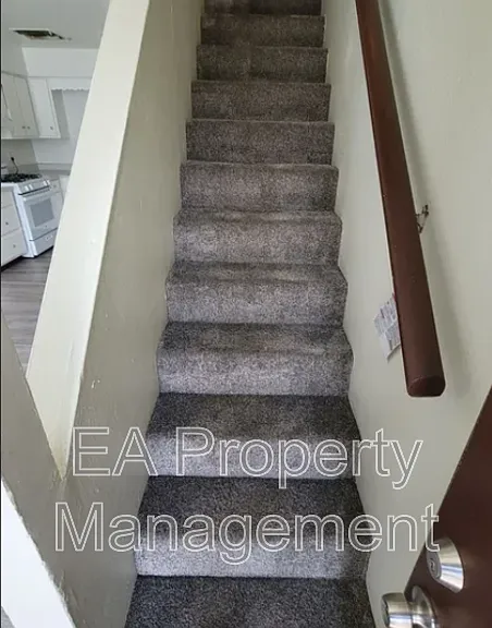 336 Grove St SE #4 — Photo 3