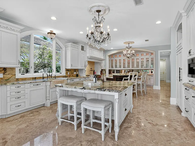 377 E Coconut Palm Rd — Photo 28
