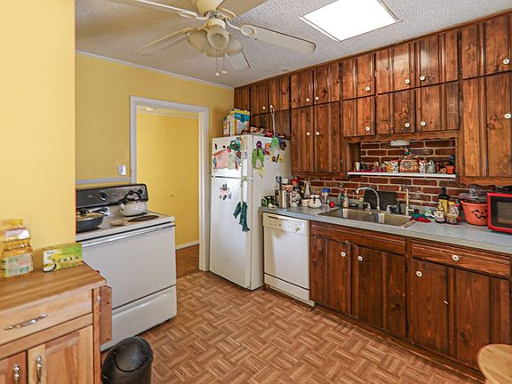 4th image of 3725 Bowie Ave