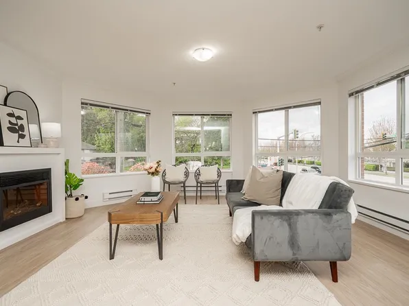 14960 102a Ave #215, Surrey, BC V3R 6A3