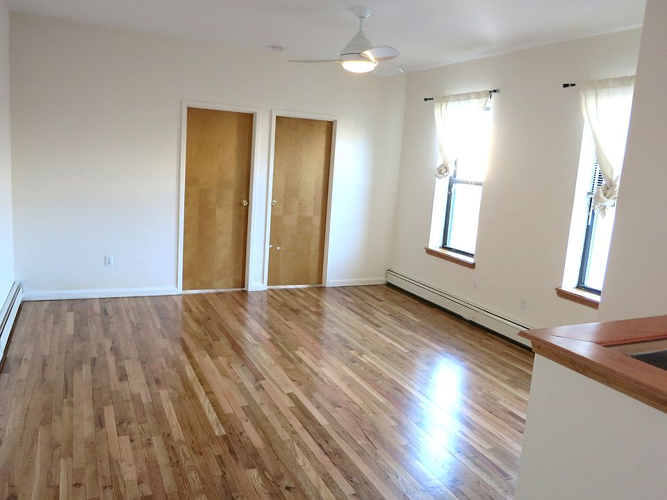 1st image of 297 13th St #3A