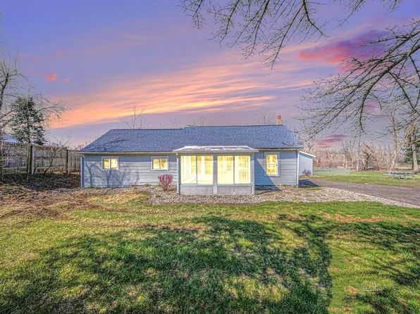 1000 N Green Acres St, Jackson, MI 49201