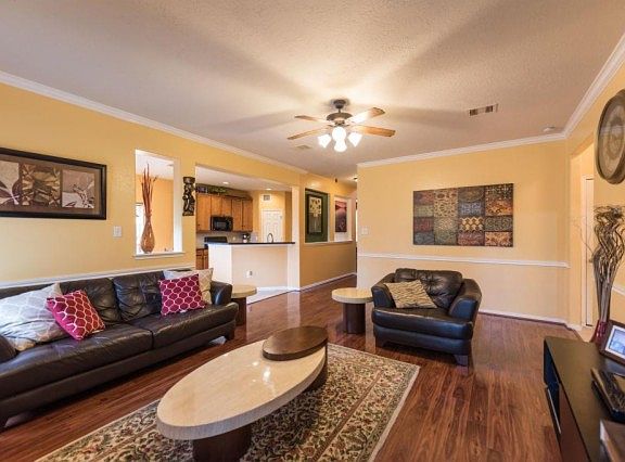 5th image of 507 Cypresswood Brk