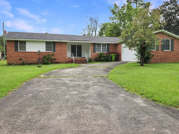 2821 Cliffside Cir, Columbia, SC 29209