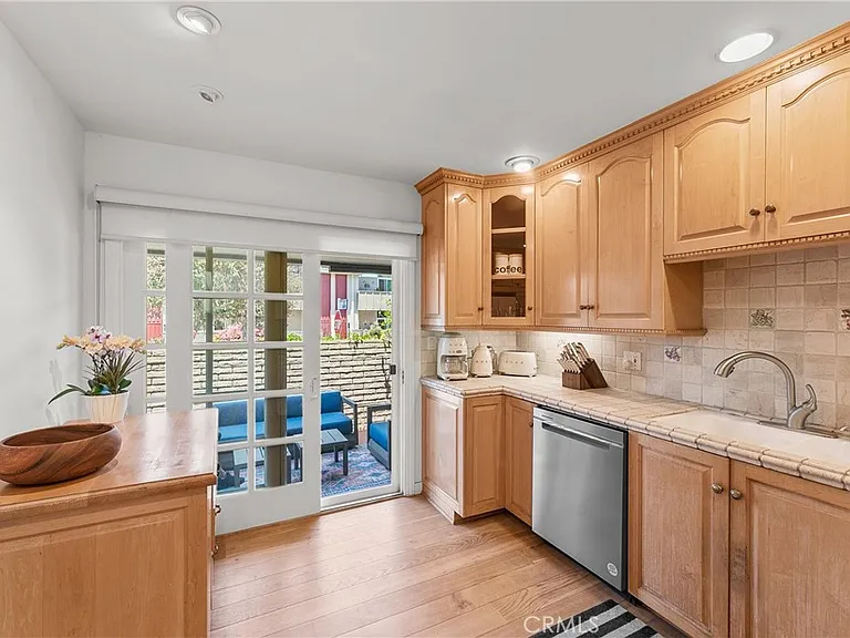 4745 S La Villa Marina #J — Photo 7