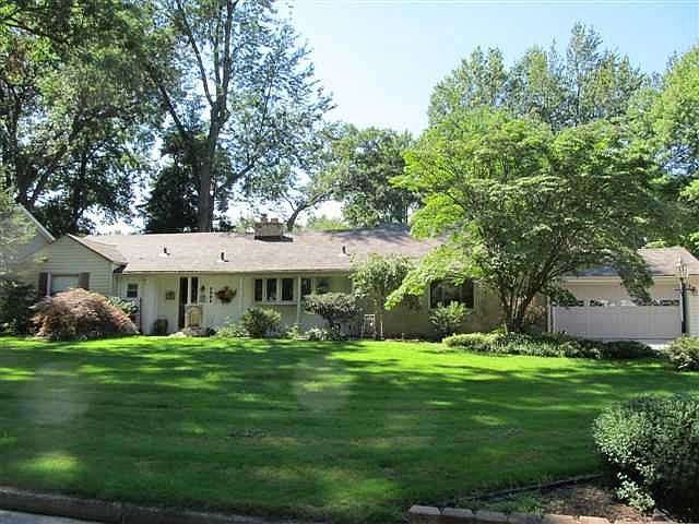 1st image of 2739 W Rockridge Cir
