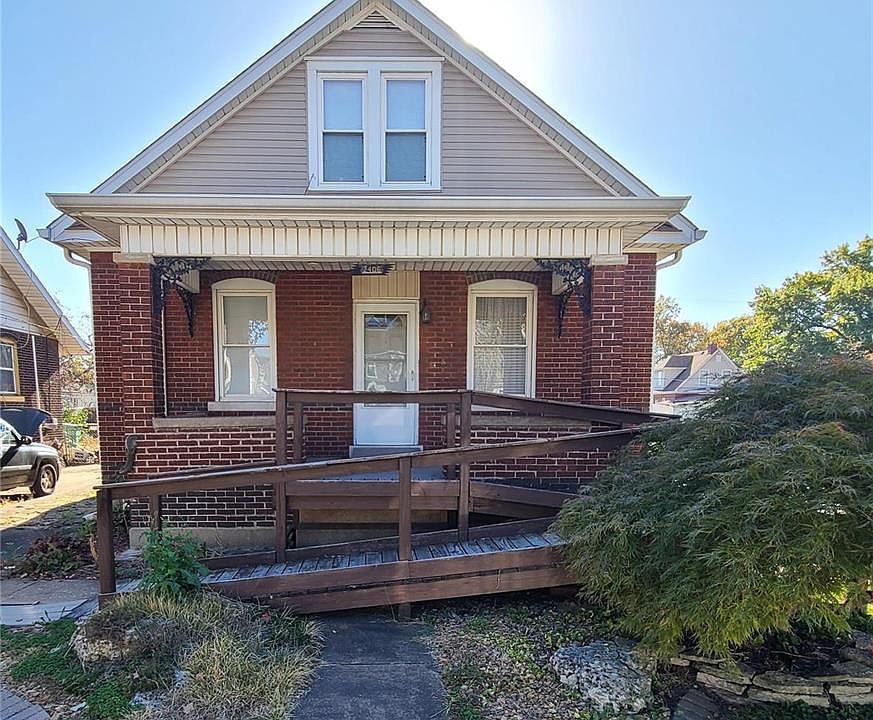 1st image of 2406 Grand Ave