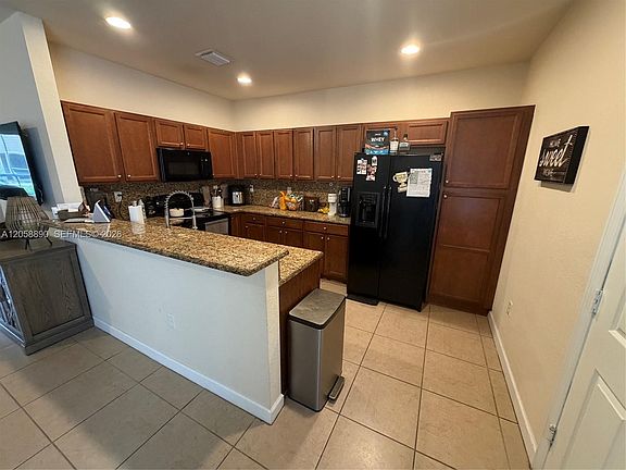 5th image of 17089 SW 93rd St Unit 17089