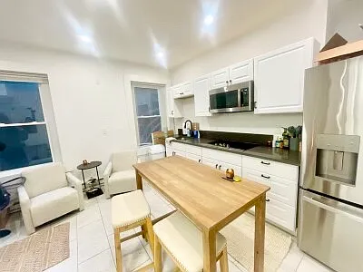 206 Hanover St #2 — Photo 2