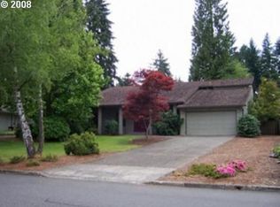 10904 NE Sherwood Dr, Vancouver, WA 98686