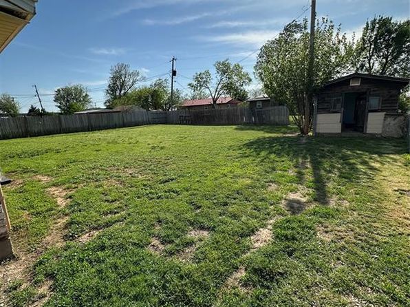108 Glenhaven Dr, Chickasha, OK 73018
