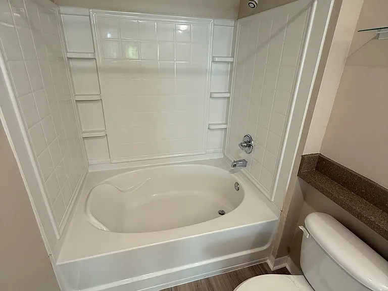 1640 Villa Capri Cir #308 — Photo 19
