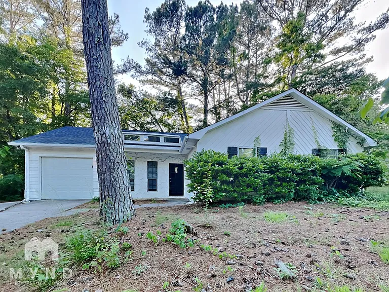 3047 Brook Hollow Dr — Photo 1