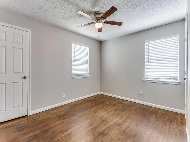512 Bluebonnet Dr — Photo 8