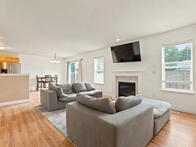 3815 184th St E — Photo 5
