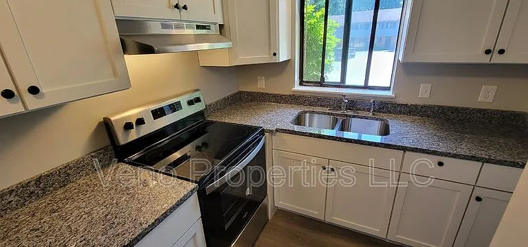 40 McIntyre St #C1 — Photo 4