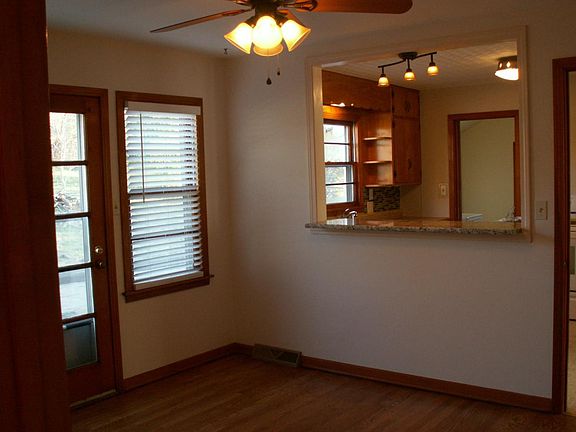 Dining rm