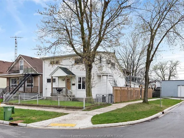 1361 Albert Rd, Windsor, ON N8Y 3R1