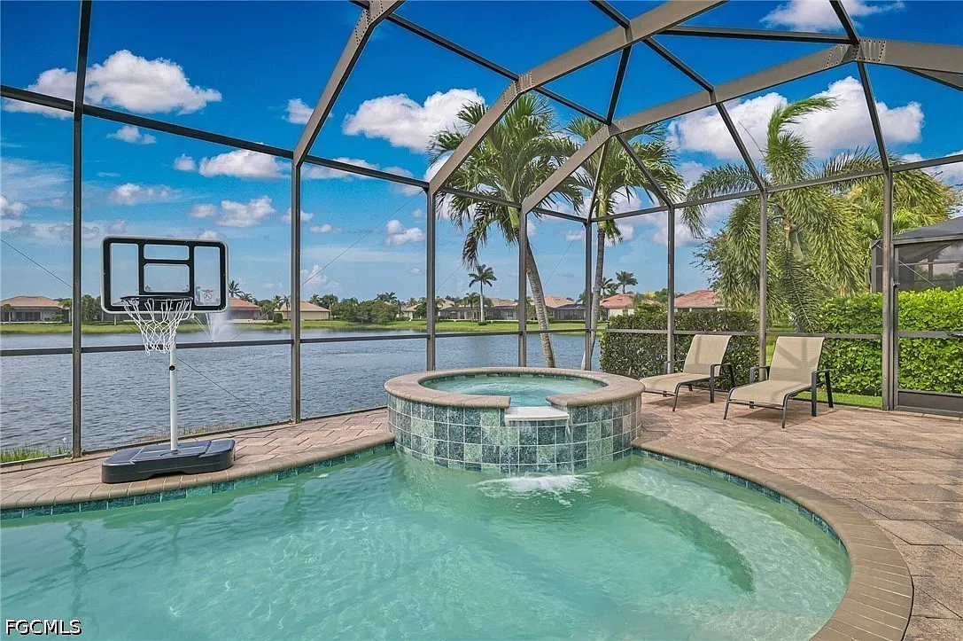 3 bed, 3.0 bath, 2136 sqft, $7,850 — Photo 4