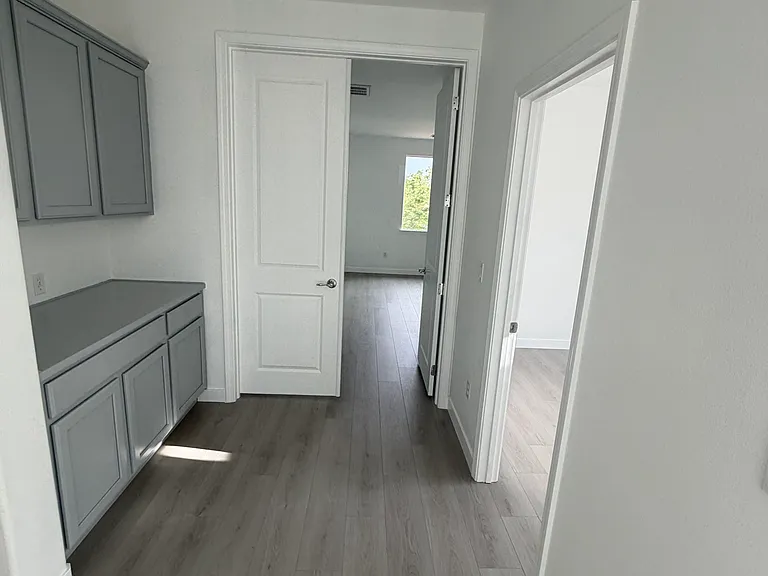109 Cropton Ct — Photo 40