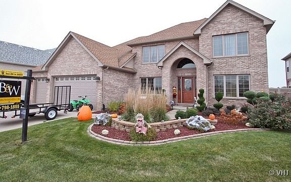 2nd image of 2321 Nichols Dr
