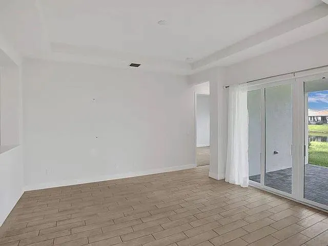 4645 Pumello Dr — Photo 9