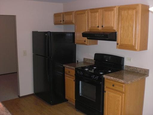 2nd image of 218 Oak Knoll Ct
