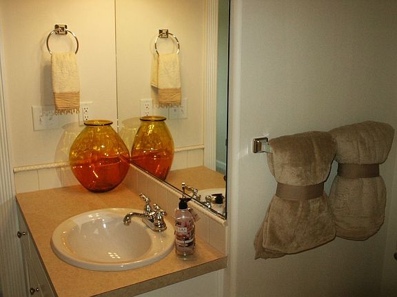 upstairs bathroom ( w/shower) shared by both bedrooms