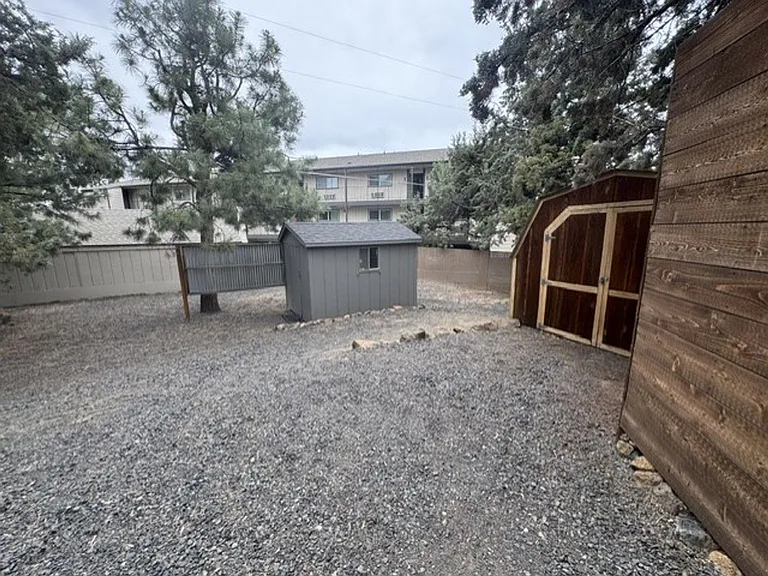 265 NW Linster Pl — Photo 21