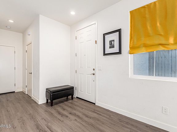 5th image of 3218 W GLENDALE Avenue #12