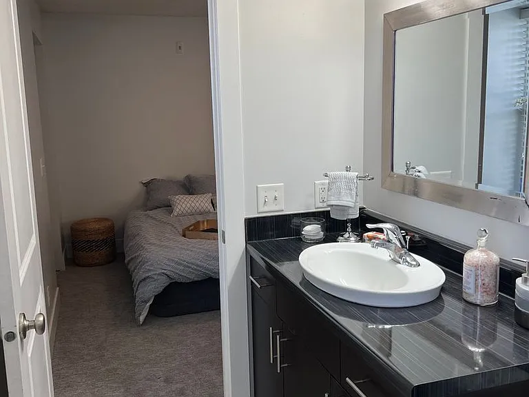 628 Park Ave — Photo 103