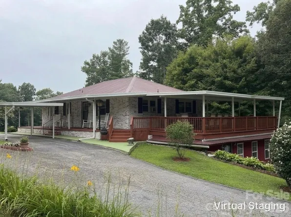 44 Tuttle Rd, Hendersonville, NC 28792