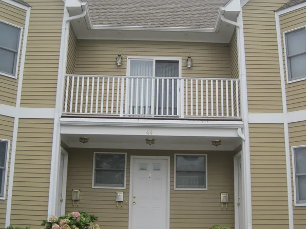 44 Memorial Blvd, Newport, RI 02840