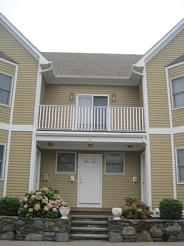 44 Memorial Blvd Photo 1