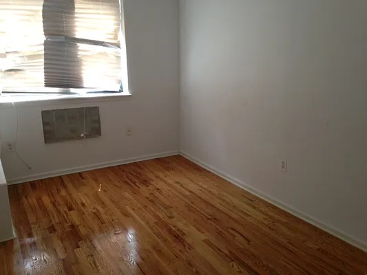 Rented by Premier Metro Realty Corp | media 1