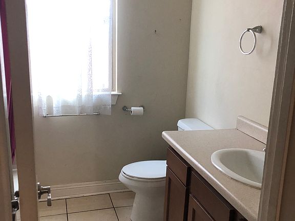 5th image of 1429 Desire St