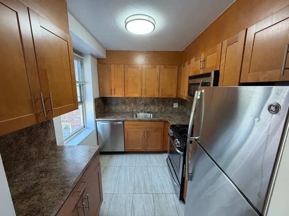 (undisclosed Address), Fresh Meadows, NY 11365