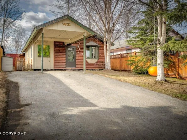 7621 Regal Mountain Dr, Anchorage, AK 99504