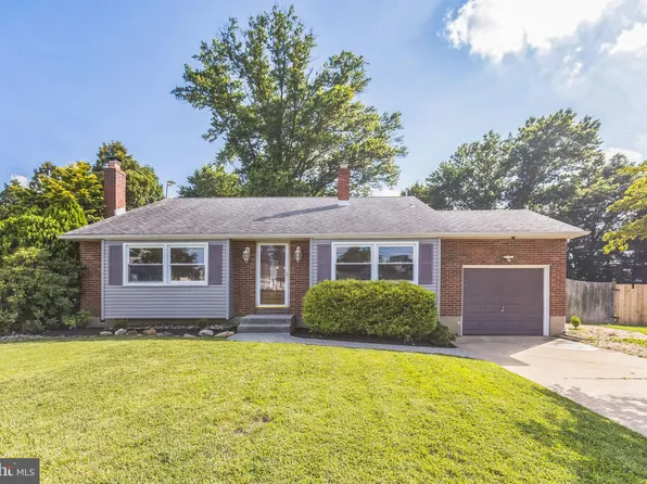 124 Lucas Dr, Bordentown, NJ 08505