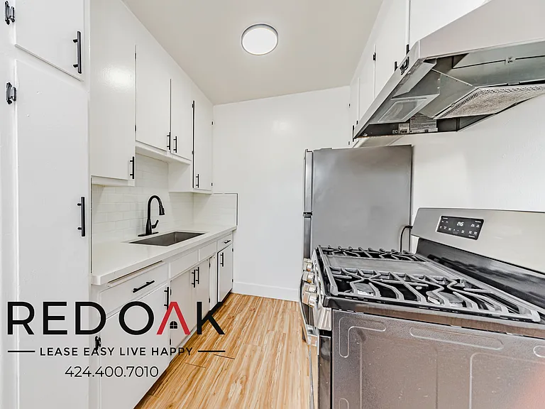 252 W Elm Ave #L — Photo 2