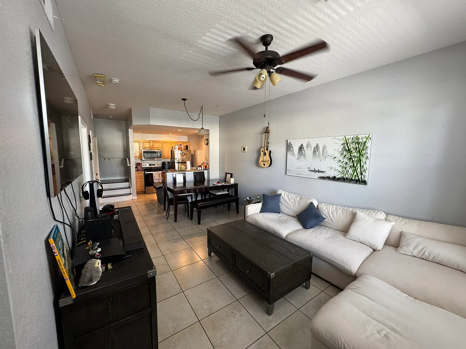3 bed, 1296 sqft, $1,800 — Photo 2