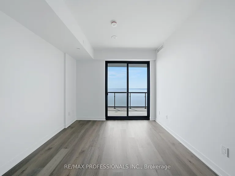 2075 Lakeshore Rd #2404 — Photo 9