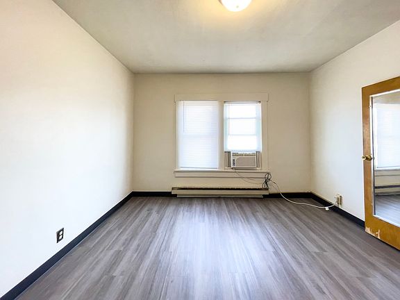 5th image of 1924 W Jackson St #7