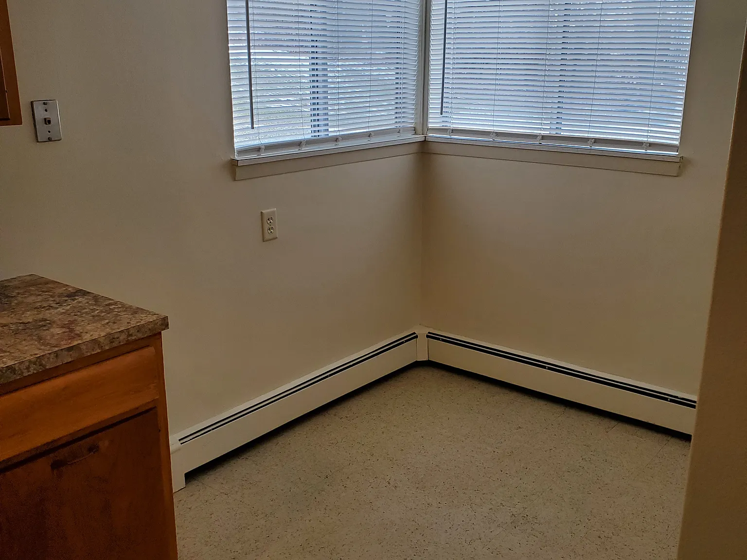 1 bed, 750 sqft, $1,150 — Photo 4