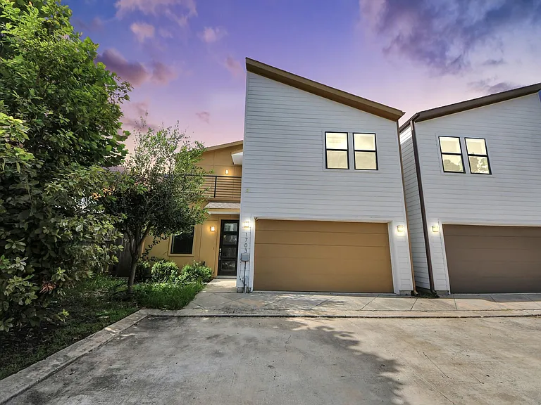 1703 Cedrocanna Ln — Photo 1