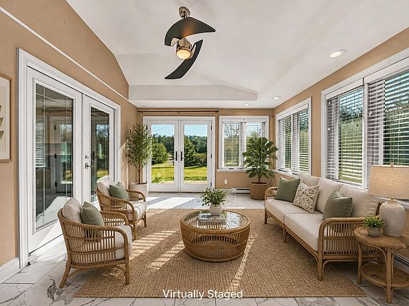 3rd image of 4530 Colonial Place Dr