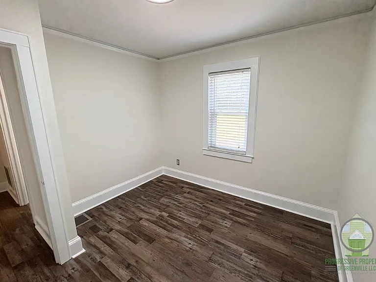 307 E Blue Ridge Dr — Photo 9