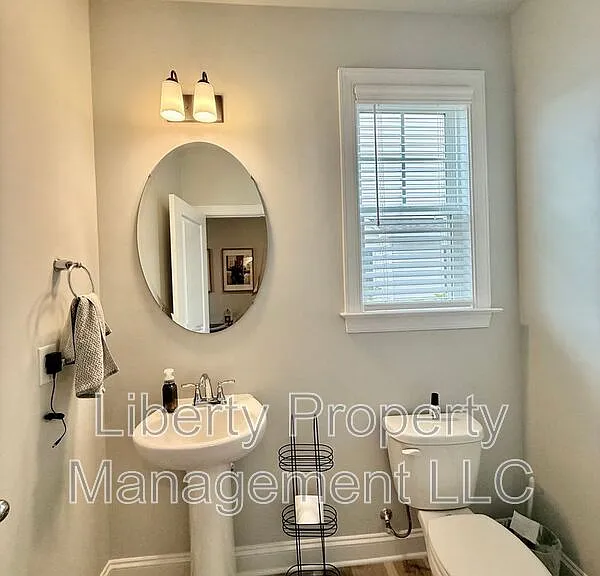 144 Kensington Dr — Photo 13